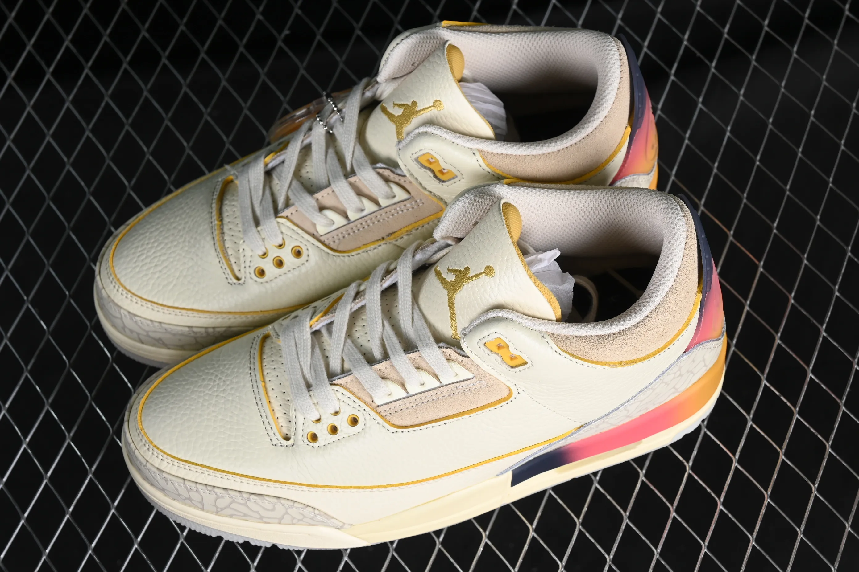 All categories Air Jordan Jordan series basketball shoes Air Jordan 3 cost-effective version J.Balvin x Air Jordan 3 Retro AJ3 Joe 3 rainbow gradient FN0344-901